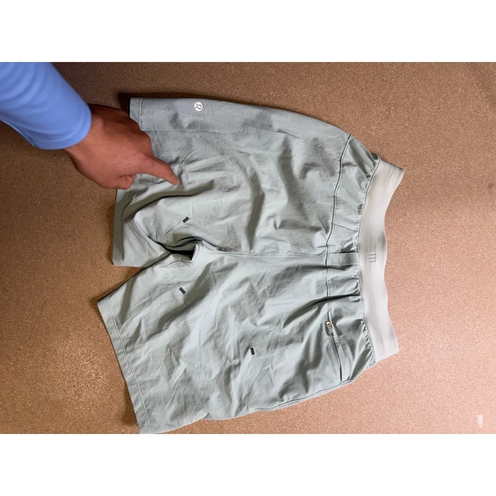 Lululemon Mens Size‎ S Light Green Commission Short 7 
